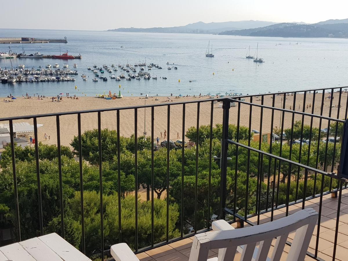 Hotel Trias Паламос Екстериор снимка
