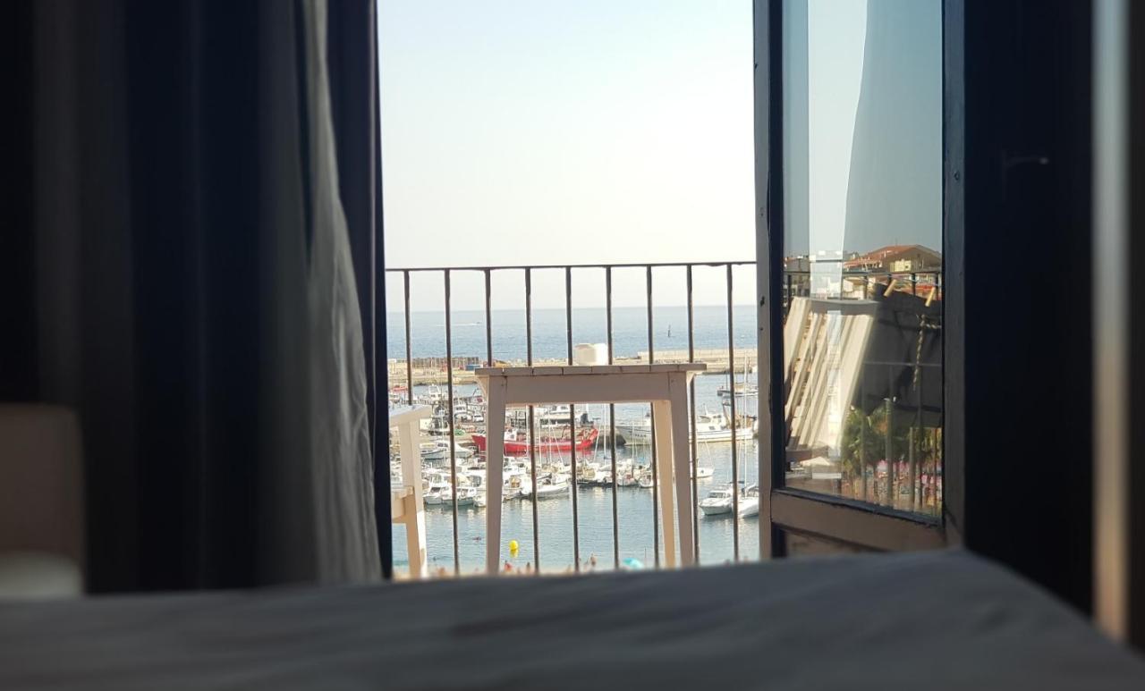 Hotel Trias Паламос Екстериор снимка