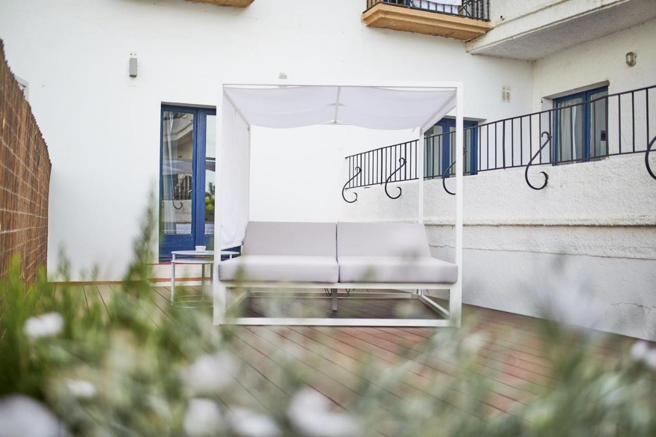 Hotel Trias Паламос Екстериор снимка