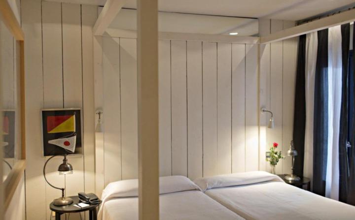 Hotel Trias Паламос Екстериор снимка