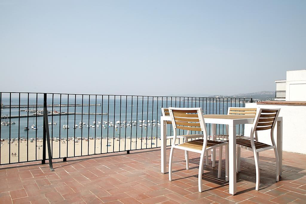 Hotel Trias Паламос Екстериор снимка